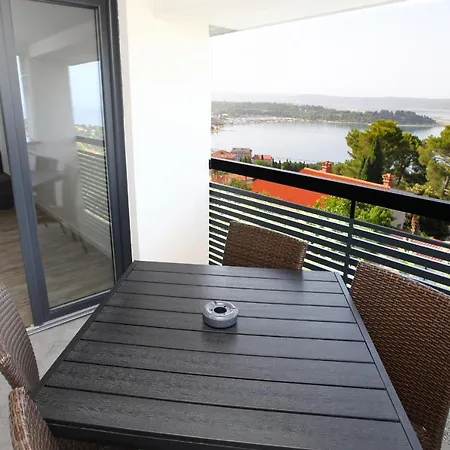 アパート Uptown Apartments With Sea View Zaki
