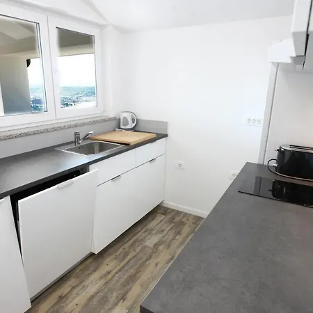 Uptown Apartments With Sea View Zaki *