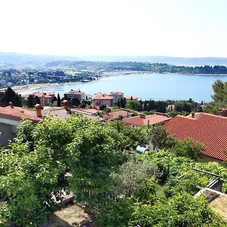 Uptown Apartments With Sea View Zaki