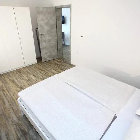 アパート Uptown Apartments With Sea View Zaki ポルトローシュ